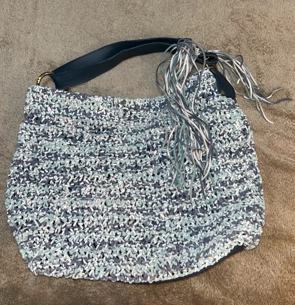 Bolsa Corello Hobo Couro Azul/Off White